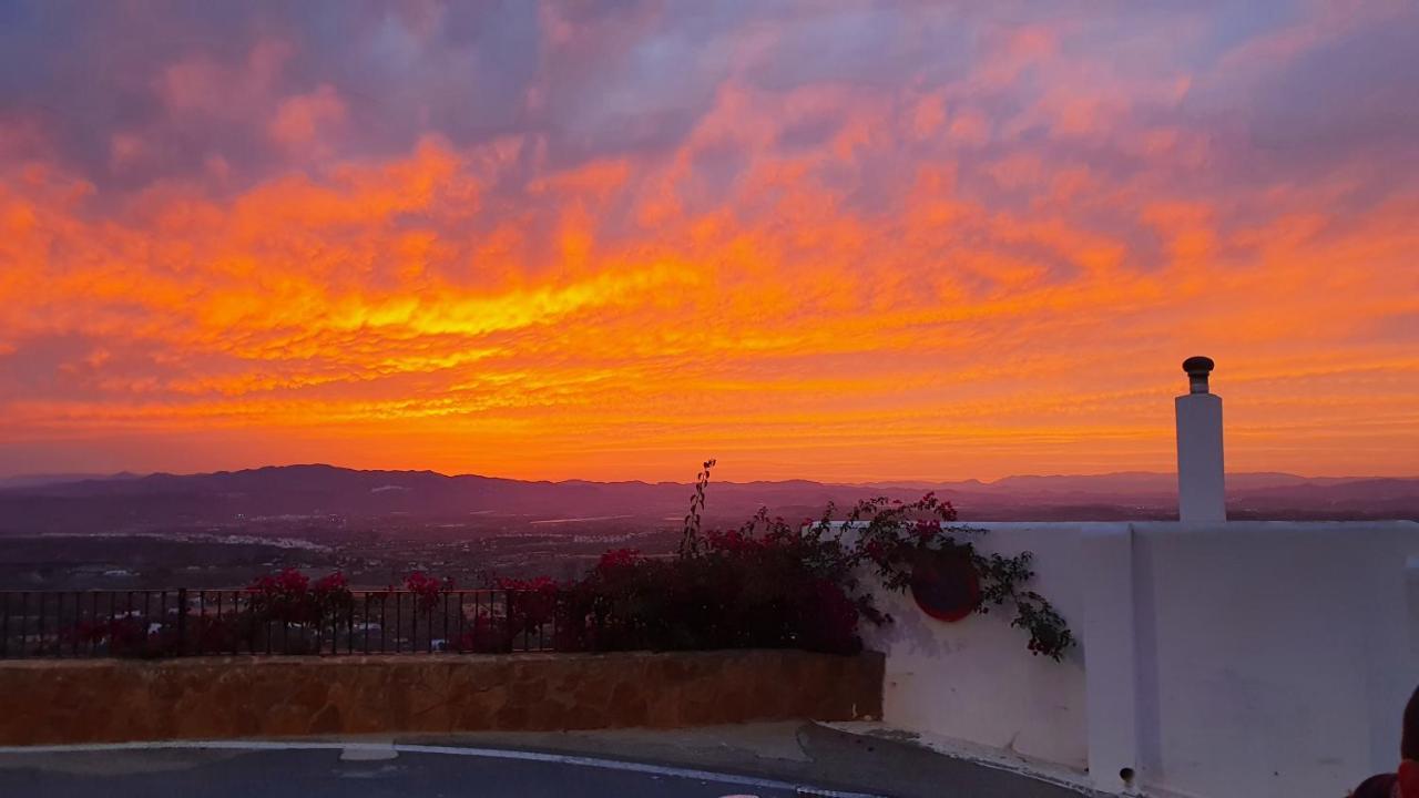 Casa Rainbow - Boutique Bed & Breakfast (Adults Only) Vista de los Angeles-Rumina 외부 사진